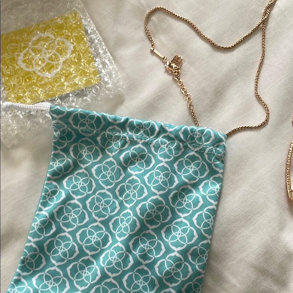 Kendra Scott Rose Gold Necklace - Picture 6 of 10